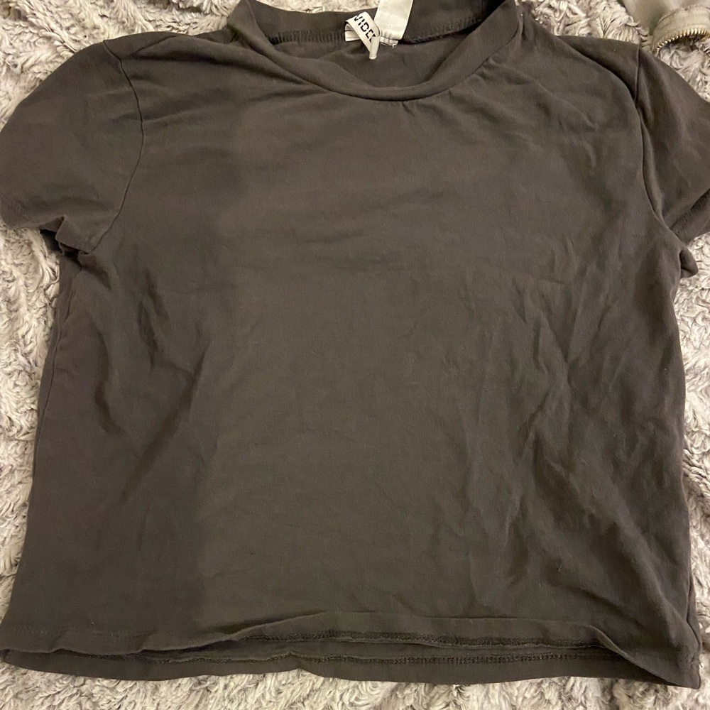 ✅Gray divided top